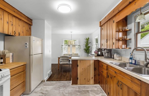 Belleville Casa | 2 bed. Quiet neighborhood. Near Belleville Lake. 1/2 mile to public boat launch.