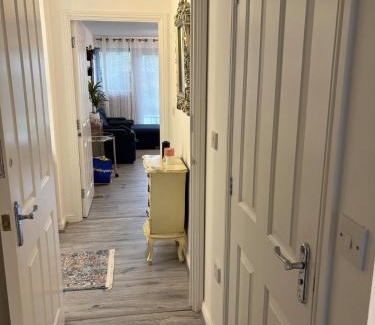 Langley Marish Apartamento | 2 bed room , ensuite Flat close to Heathrow, Windsor , Langley