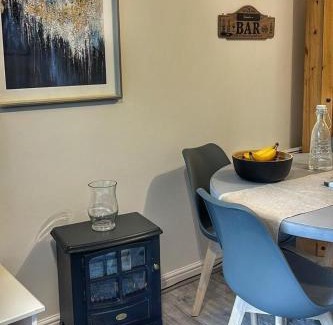 Langley Marish Apartamento | 2 bed room , ensuite Flat close to Heathrow, Windsor , Langley