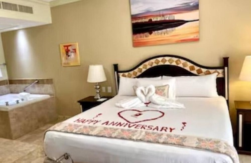 Los Cabos Complejo | 2 Bed Room Ocean and City views sleeps 6: Villa Arco: Cabo 1/25/25 to 2/1/2025