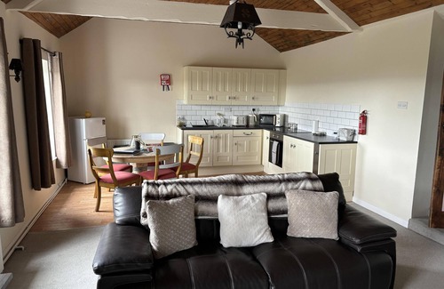 Llanelli Apartamento | 2 Bed-Sleeps 4-Sea View-Pet Friendly-Parking