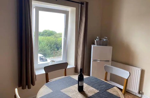 Llanelli Apartamento | 2 Bed-sleeps 4-sea View-pet Friendly-parking