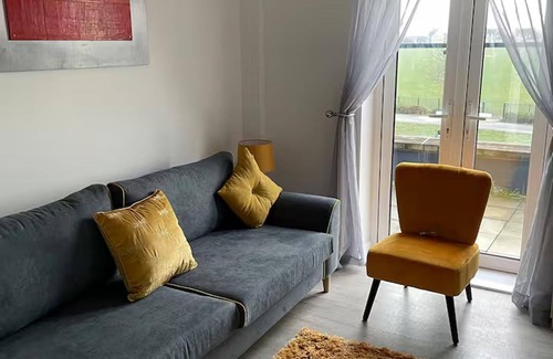 Didcot Apartamento | 2 Bed-sleeps 7-free Parking-balcony