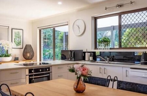 Maleny Casa | 2 Bed Tranquil Haven in the Heart of Maleny