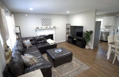 Bynum Casa | 2 BED, Tv, Moroccan Style, kids essentials, Walk to Golf, close to shopping