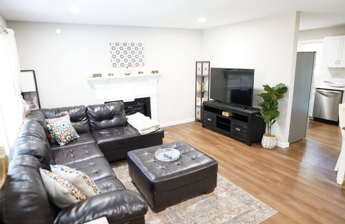 Bynum Casa | 2 BED, Tv, Moroccan Style, kids essentials, Walk to Golf, close to shopping