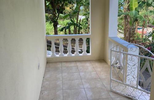 Grand Roy Apartamento | 2 Bed Villa - Sleeps 4 - Sea View & 10min to Beach