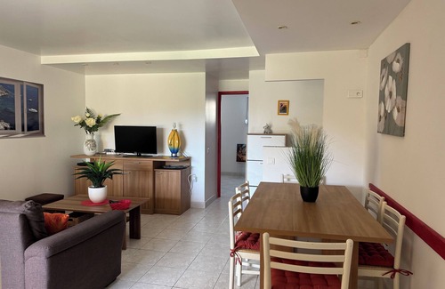 Santa-Lucia-di-Moriani Apartamento | 2 Bedroom Apartment in Santa-Lucia-di-Moriani