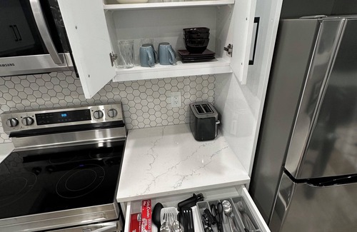 Keith Casa | 2 Bedroom 1.5 Bathroom Brand New Beautiful Suite