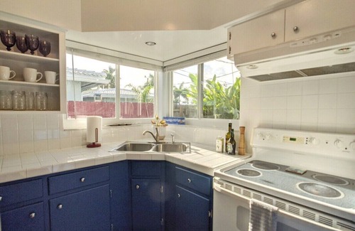 Middle River Terrace Casa | 2 bedroom, 1 bathroom home, 2 kayaks, around the corner from neighborhood dock