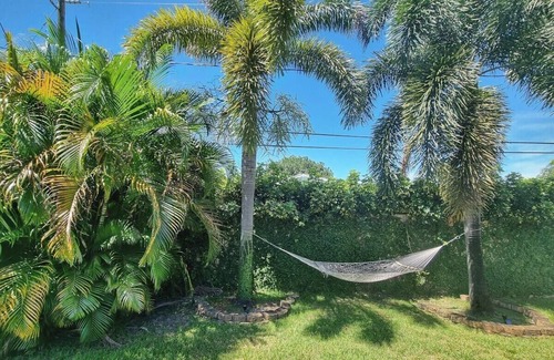 Middle River Terrace Casa | 2 bedroom, 1 bathroom home, 2 kayaks, around the corner from neighborhood dock