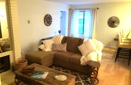 Hollywood Beach Condominio | 2 dormitorios 1 baño Completamente amueblado Beach Condo en Oxnard, CA