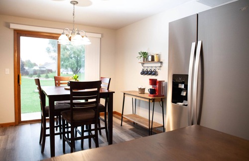 Bellevue Casa | 2 Bedroom, 1 Bathroom Convenient Green Bay Getaway