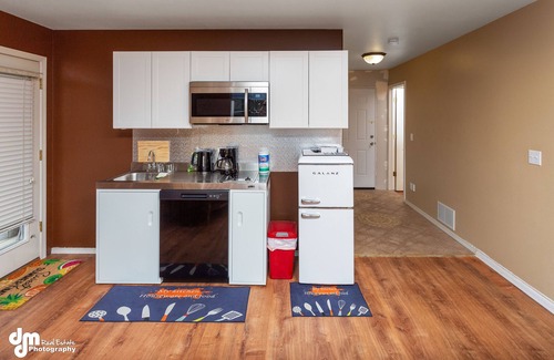 Huffman - O' Malley Apartamento | 2 Bedroom 1 Bathroom Home Near Alaska Golf Course and Alaska Zoo