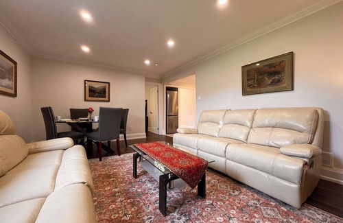 Richmond Hill Casa | 2 Bedroom 1 Parking Ground Floor Unit