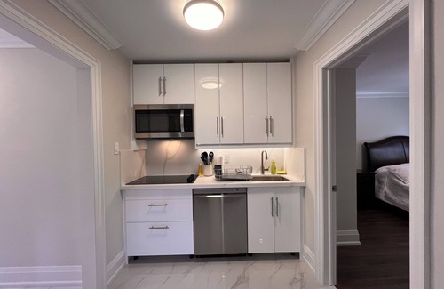 Richmond Hill Casa | 2 Bedroom 1 Parking Ground Floor Unit