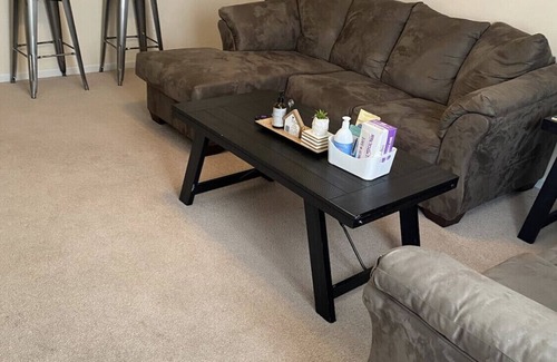 Jacksonville Condominio | 2 Bedroom 2 1/2 bath Townhome close to base.