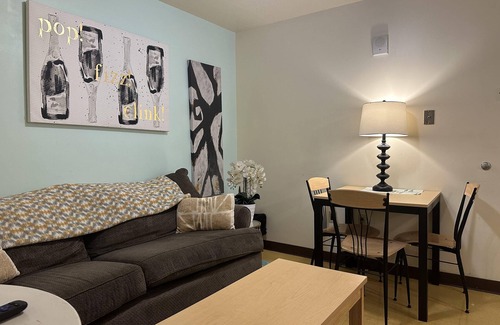 Downtown Pittsburgh Apartamento | 2 Bedroom 2 Bath Apartment Heart of Downtown PIT