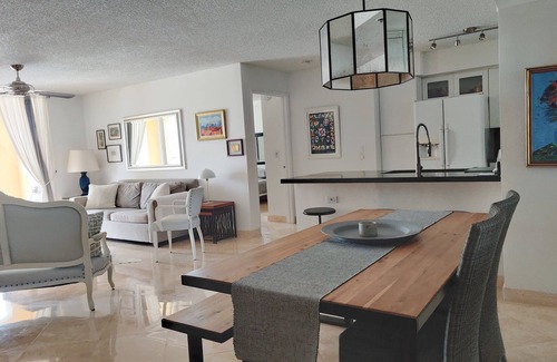 Aventura Condominio | 2 bedroom 2 bath appartment over the water