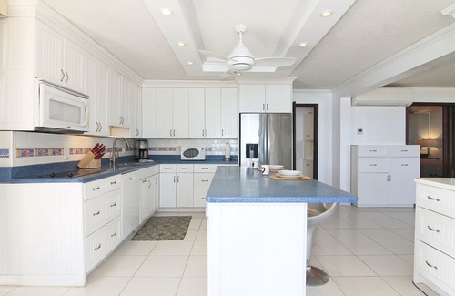 Red Hook Condominio | 2 habitaciones/2 baños condominio en la playa! Es una unidad doble 1.300sq. pie