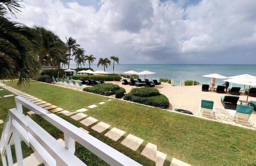 Omega Bay Estates Condominio | 2 dormitorios, 2 baños, frente al mar, Villa