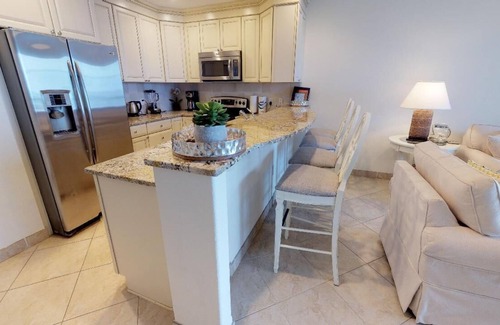 Omega Bay Estates Condominio | 2 dormitorios, 2 baños, frente al mar, Villa