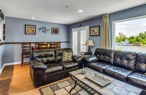 North Capitol Casa | 2 Bedroom, 2 Bath Riverfront View, WALK to Downtown