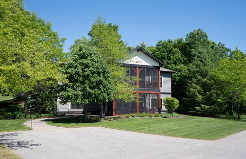 Harbor Springs Cabaña | 2 dormitorios y 2 baños Cottage en True North Golf Club en Harbor Springs MI