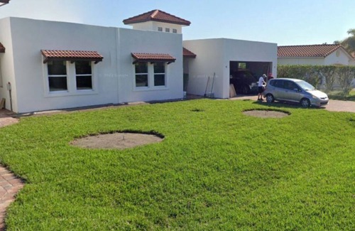 Englewood East Casa | 2 bedroom 2 bathroom duplex 15 minutes away from the beach