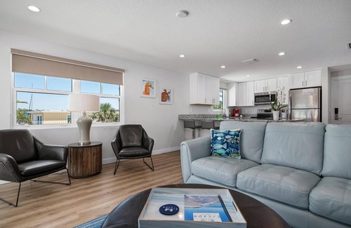 Nokomis Apartamento | 2 Bedroom/2 Bath Villa (Second Level) - Unit 10