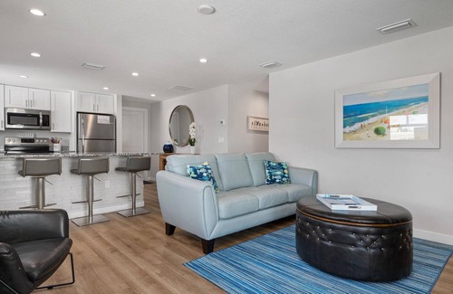 Nokomis Apartamento | 2 Bedroom/2 Bath Villa (Second Level) - Unit 10