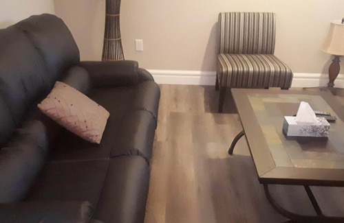 Timberlea Apartamento | 2 Bedroom 2 Bathroom Suite in Stoney Creek