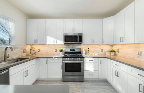 Miracle Mile Casa | 2 bedroom 2 bathroom house