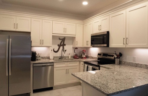 Tuscaloosa Condominio | 2 dormitorios / 2 baños, 2 cuadras de todo Tuscaloosa!