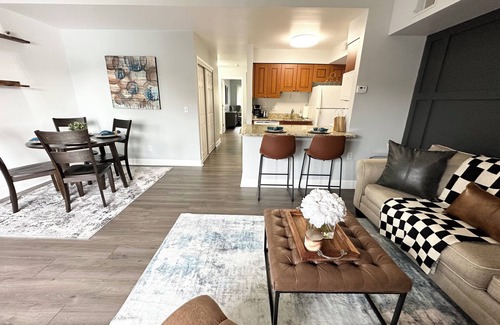 Auburn Hills Casa | 2-bedroom, 2 full bath executive townhome in awesome Auburn Hills with WiFi, AC