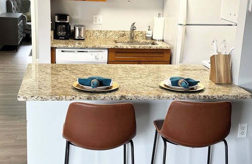 Auburn Hills Casa | 2-bedroom, 2 full bath executive townhome in awesome Auburn Hills with WiFi, AC