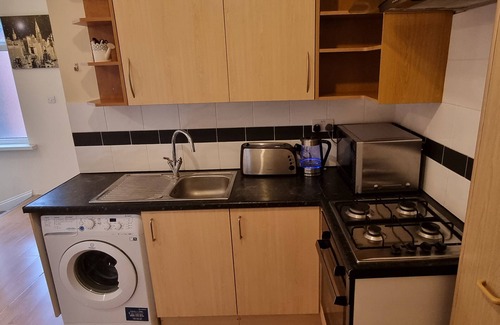 Rochdale Apartamento | 2 Bedroom 4 Bed Family Flat Free Parking Wi-Fi near Rochdale Tram Rail Station