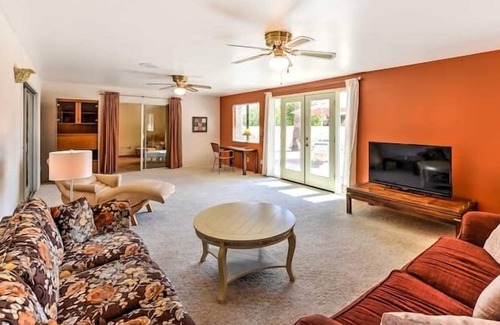 Cottonwood Apartamento | 2 Bedroom 656075 by Houzlet