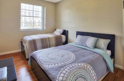 Eastern Shores Apartamento | 2 Bedroom 696922 by Houzlet