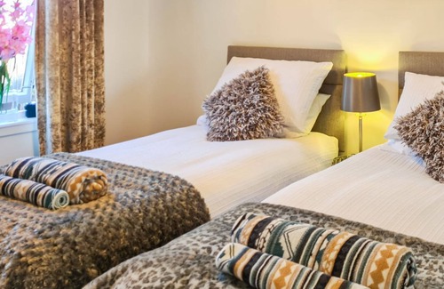 South Queensferry Cabaña | 2 bedroom accommodation in South Queensferry