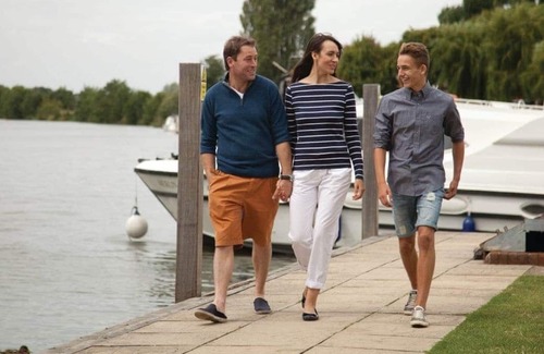 Benson Cabina | 2 bedroom accommodation in Benson-on-Thames