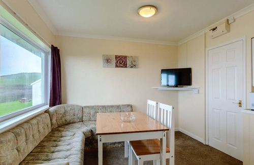 Aberaeron Chalet De Esquí | 2 bedroom accommodation in Gilfach-Yr-Halen