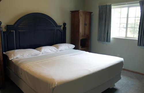 Eagle River Casa | 2 Bedroom accessible condo