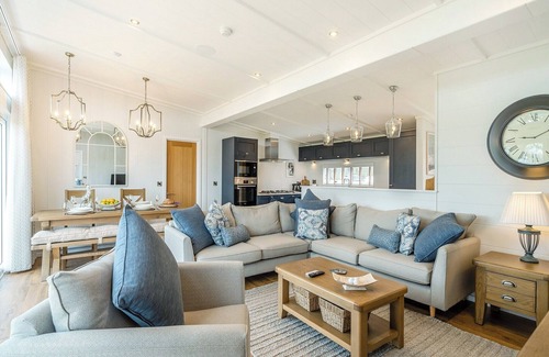 Carlisle Chalet De Esquí | Step into the Stag Lodge, perfectly designed for either one or two couples to enjoy a luxury break.