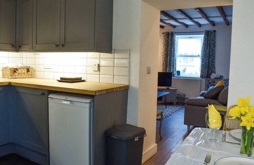 Llanfairfechan Cabaña | 2 bedroom accommodation in Llanfairfechan, near Conwy