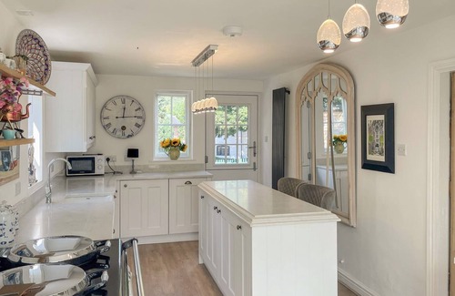 Trentham Cabaña | 2 bedroom accommodation in Stoke-on-Trent