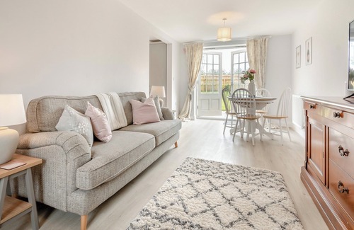 Ampney Crucis Cabaña | 2 bedroom accommodation in Poulton, near Cirencester