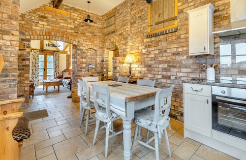 Coalbrookdale Cabaña | 2 bedroom accommodation in Leighton, near Shrewsbury