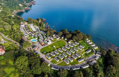 Berrynarbor Chalet De Esquí | 2 bedroom accommodation in Combe Martin