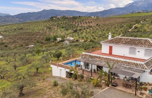 Alozaina Casa | 110 m² Casa ∙ 2 habitaciones ∙ 6 personas